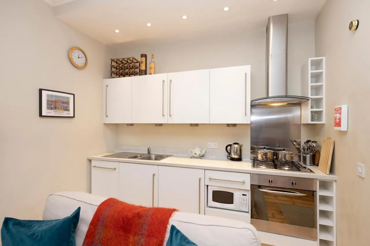 Charming Hideaway In Edinburgh City Centre 0*,